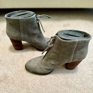 French Connection gray suede ankle boot 9.5